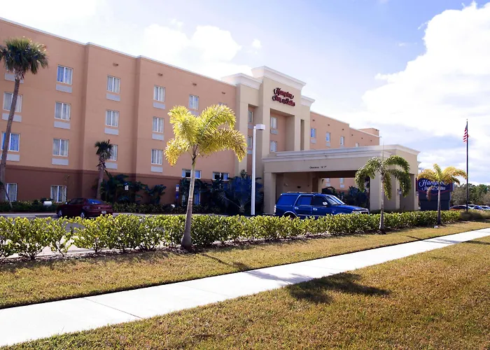 Hampton Inn & Suites - Fort Pierce